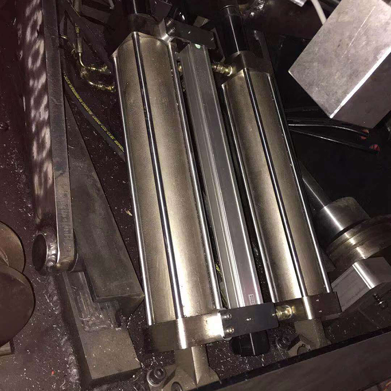 HLC拉桿式直線(xiàn)位移傳感器用于升降平臺(tái)液壓站位移測(cè)量
